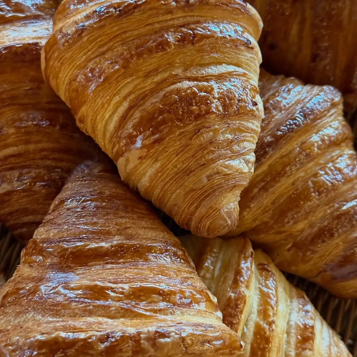 Croissanty w 100% tworzone przez nas, na beurre Lescure