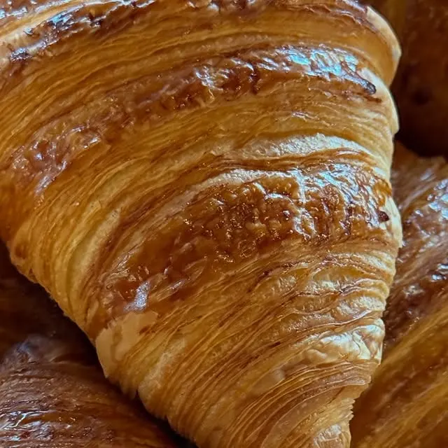 Croissanty  w 100% tworzone przez nas, na beurre Lescure