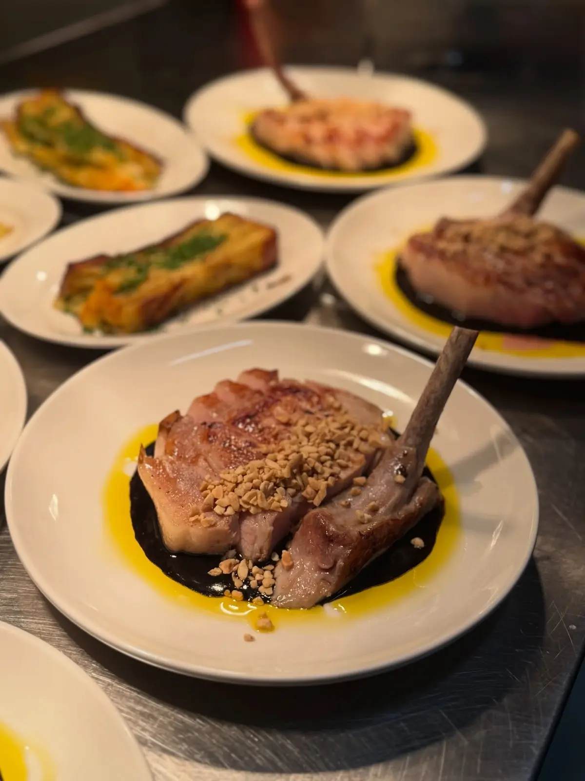 Schab wieprzowy dry-aged | loomi sos | orzech arachidowy
