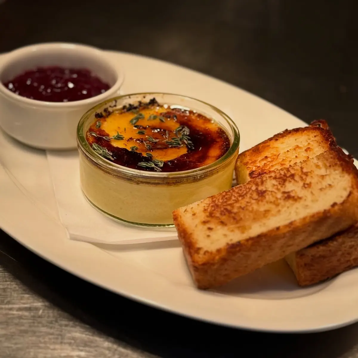 Kozi crème brûlée | tymianek | miód | grzanki