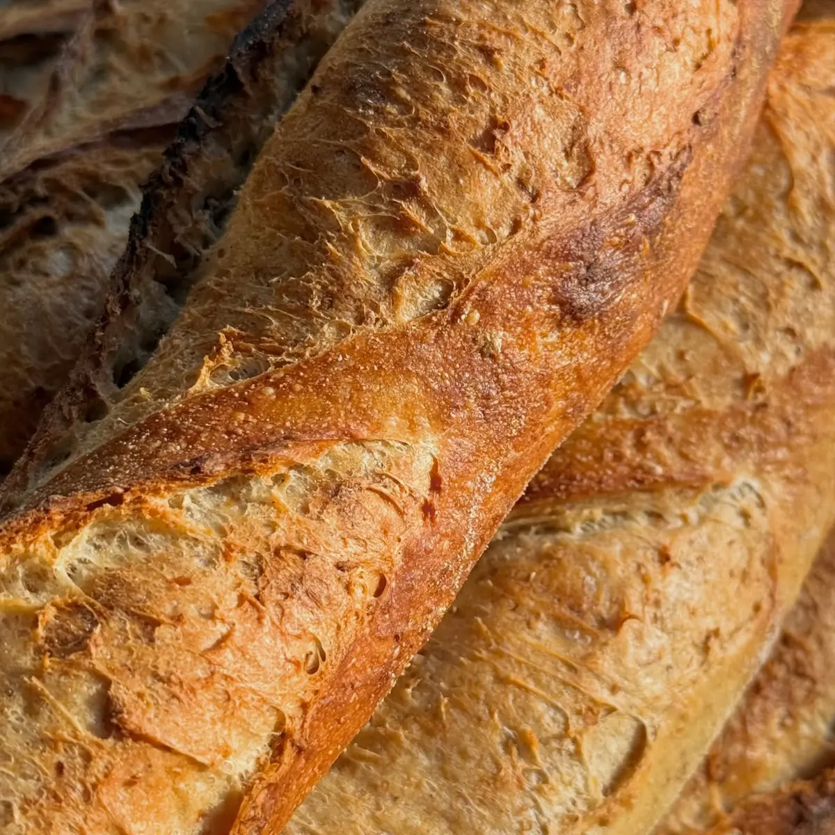 Wielkanoc pachnie świeżym pieczywem W Buvette przygotowujemy dla Was wyjątkowe wypieki, tworzone na miejscu, z najlep